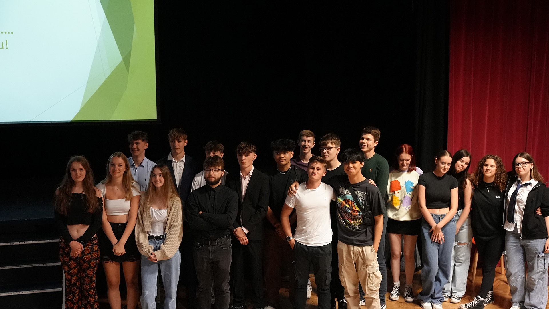 Students Compete in Dragons Den Project